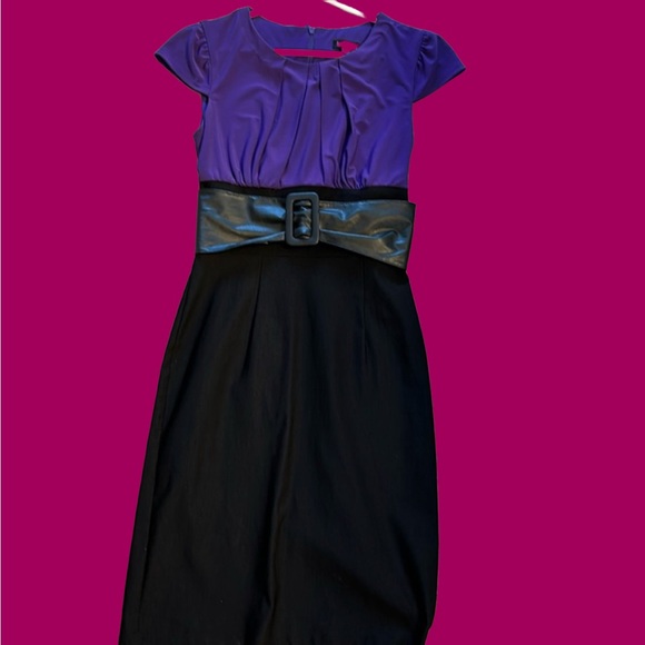 Ladies Le Chateau dress with stretch fabric. Like new condition. ⭐️ - Picture 3 of 5